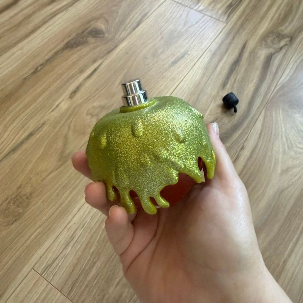 Disney Snow White Poison Apple perfume by Hot Topic Discontinued 3.4oz - Picture 3 of 6